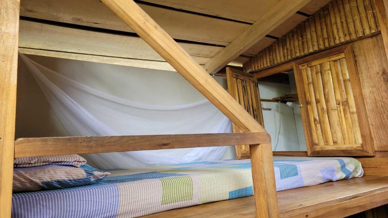Хостел Roots Family Puerto Viejo de Talamanca Экстерьер фото
