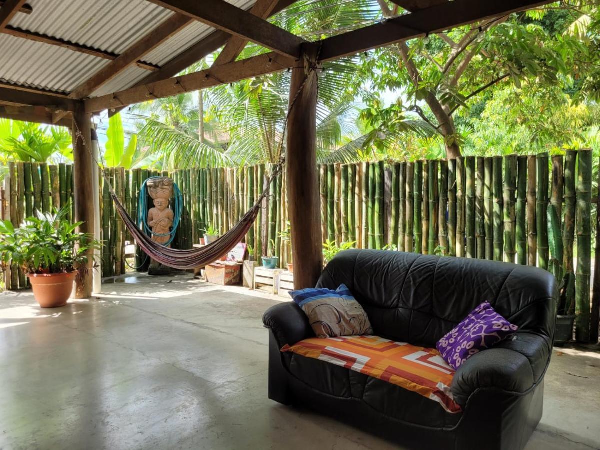 Хостел Roots Family Puerto Viejo de Talamanca Экстерьер фото