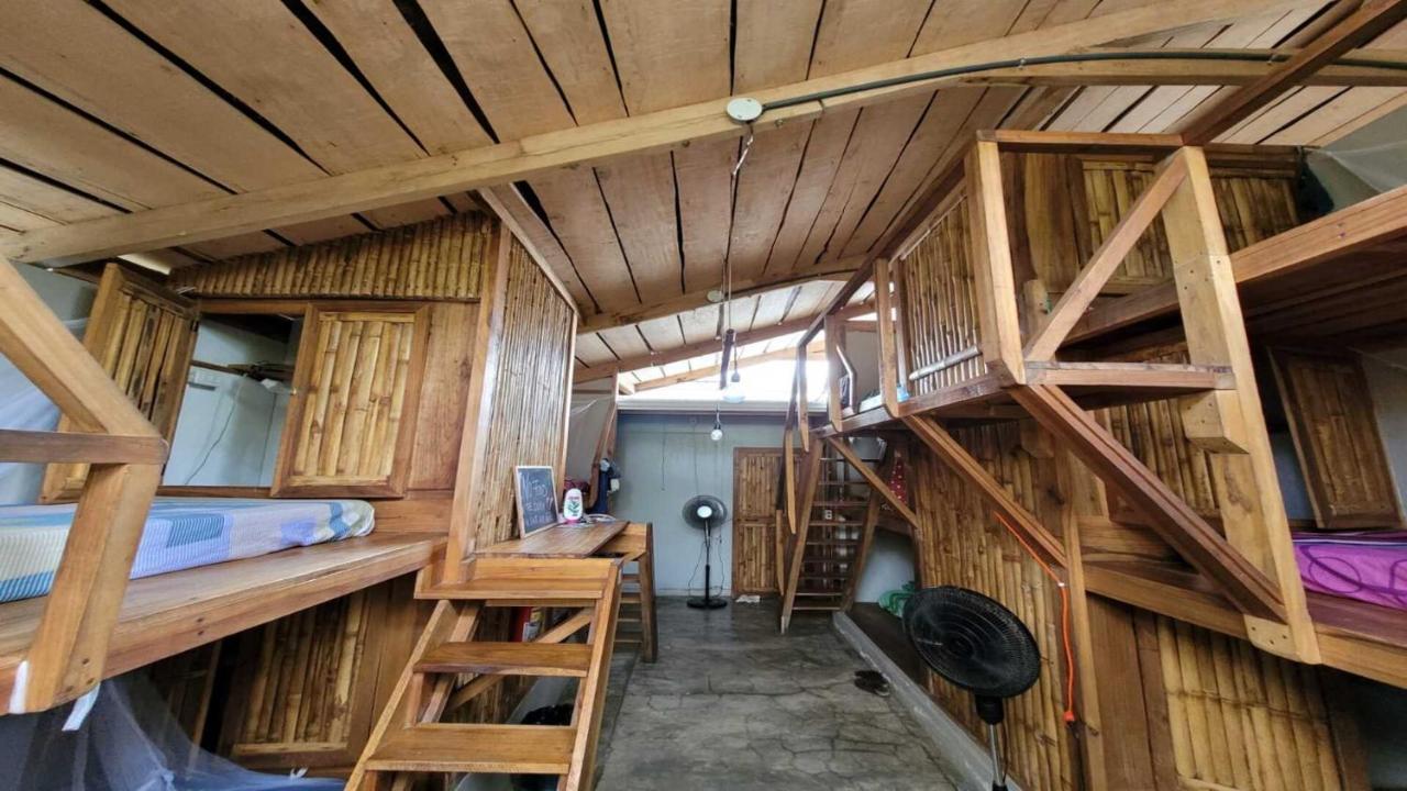 Хостел Roots Family Puerto Viejo de Talamanca Экстерьер фото